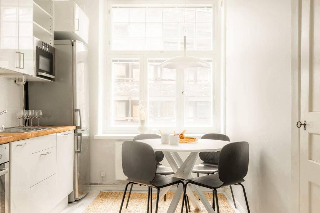 Downtown Light-Filled Retreat Apartment Helsinki Exterior photo